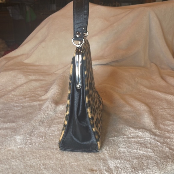 GIA New York, London, Paris faux fur bag - Picture 6 of 10